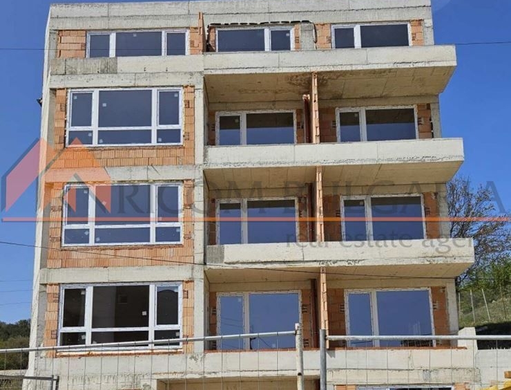 Тристаен апартамент в Варна, Виница - 94 кв.м за 771 €/кв.м - Снимка #1