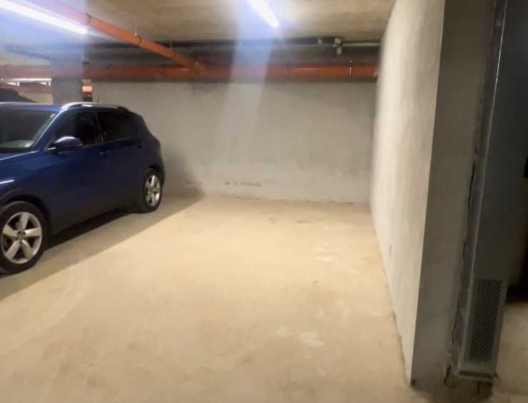 Дава се под наем Гараж / Паркомясто в София, Овча купел 1 - 13 кв.м за 102 € - Снимка #1