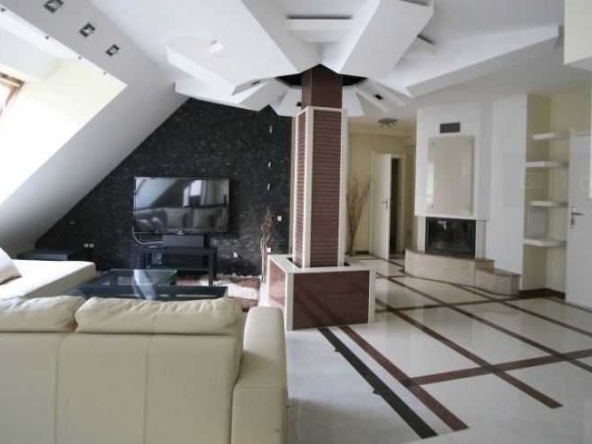 Дава се под наем Тристаен апартамент в София, Зона Б-18 - 100 кв.м за 1200 € - Снимка #1