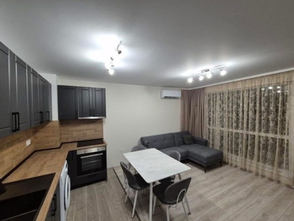 Дава се под наем Двустаен апартамент в Варна, Възраждане 1 - 50 кв.м за 488.58 € - Снимка #1