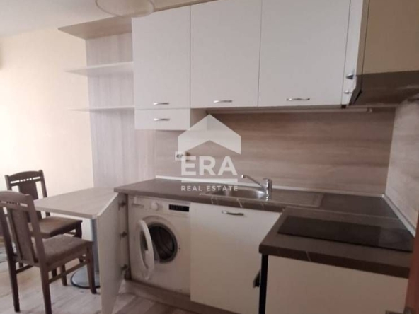 Дава се под наем Двустаен апартамент в Варна, Бизнес хотел - 64 кв.м за 512 € - Снимка #1