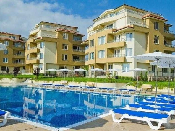 Двустаен апартамент в Бяла - 63 кв.м за 1064 €/кв.м - Снимка #1