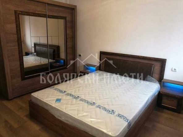 Дава се под наем Двустаен апартамент в Велико Търново, Център - 70 кв.м за 332 € - Снимка #1