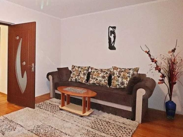 Дава се под наем Тристаен апартамент в Пловдив, Старият град - 78 кв.м за 229.5 € - Снимка #1