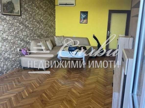 Дава се под наем Тристаен апартамент в Шумен, Болницата - 90 кв.м за 306 € - Снимка #1