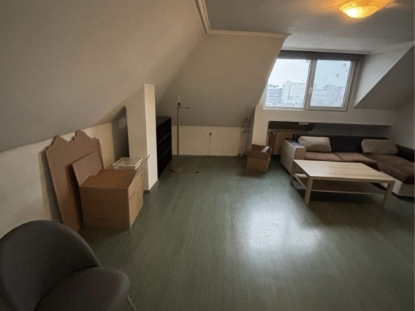 Двустаен апартамент в София, Оборище - 77 кв.м за 7 €/кв.м - Снимка #1