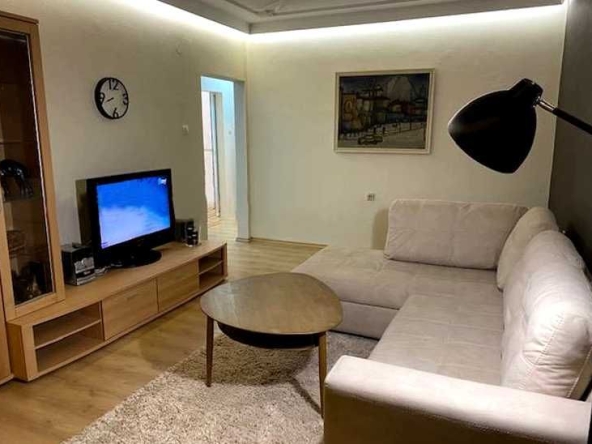 Дава се под наем Двустаен апартамент в Пловдив, Кършияка - 70 кв.м за 390 € - Снимка #1