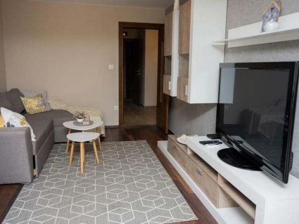 Дава се под наем Тристаен апартамент в София, Витоша - 100 кв.м за 1150 € - Снимка #1