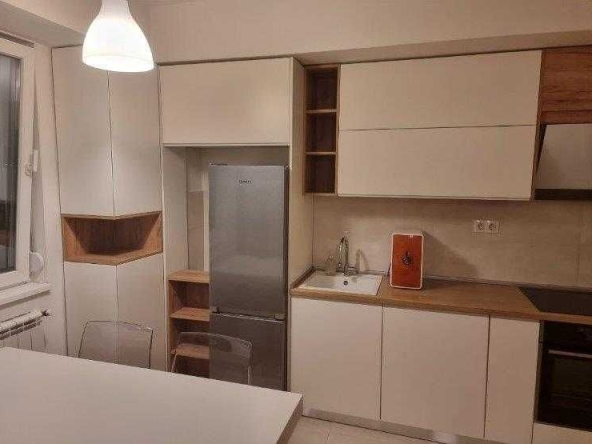 Дава се под наем Двустаен апартамент в Бургас, Славейков - 67 кв.м за 204 € - Снимка #1