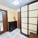 Дава се под наем Тристаен апартамент в София, Център - 90 кв.м за 561 € - Снимка #1