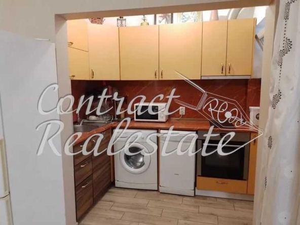 Дава се под наем Тристаен апартамент в Варна, Червен площад - 78 кв.м за 612 € - Снимка #1