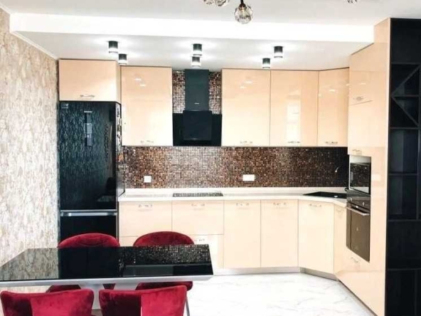 Дава се под наем Двустаен апартамент в Пловдив, Коматево - 60 кв.м за 275.4 € - Снимка #1