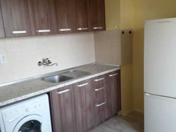 Дава се под наем Двустаен апартамент в Бургас, Меден рудник - зона А - 50 кв.м за 150 € - Снимка #1