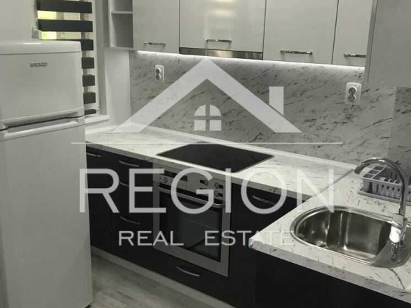 Дава се под наем Тристаен апартамент в Варна, ВИНС - 75 кв.м за 765 € - Снимка #1