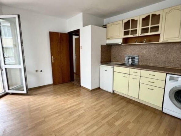 Тристаен апартамент в Бургас, Братя Миладинови - 65 кв.м за 2000 €/кв.м - Снимка #1