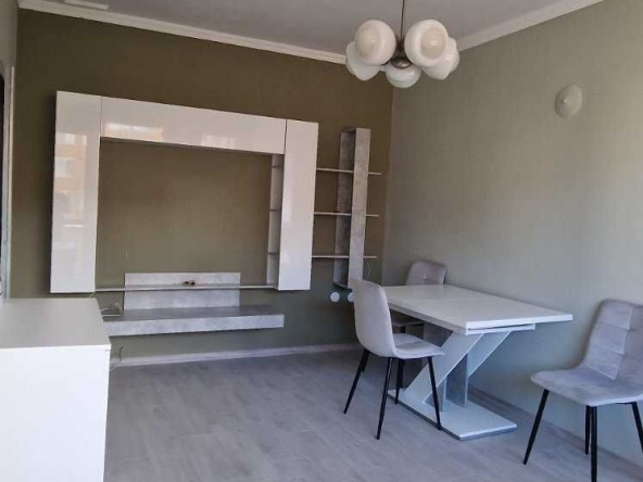 Тристаен апартамент в Стара Загора, Център - 68 кв.м за 1456 €/кв.м - Снимка #1