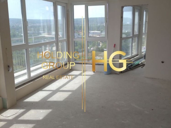 Двустаен апартамент в Варна, Погреби - 75 кв.м за 1660 €/кв.м - Снимка #1