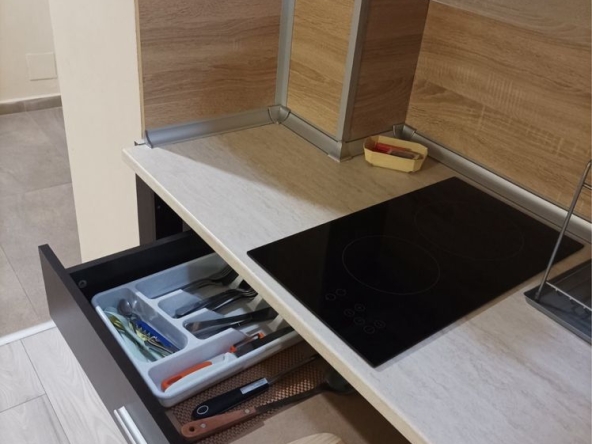 Дава се под наем Тристаен апартамент в Благоевград, Струмско - 80 кв.м за 433.5 € - Снимка #1