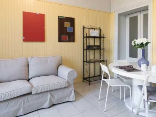 Дава се под наем Двустаен апартамент в Пловдив, Кючук Париж - 50 кв.м за 298.86 € - Снимка #1