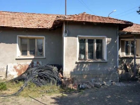 Къща в с. Кръстевич, Област Пловдив - 60 кв.м за 167 €/кв.м - Снимка #1