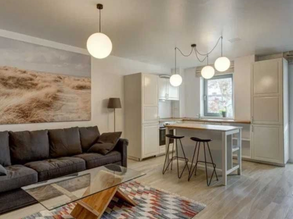 Дава се под наем Двустаен апартамент в Бургас, Изгрев - 70 кв.м за 306 € - Снимка #1