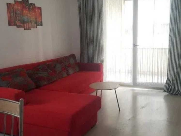 Дава се под наем Едностаен апартамент в Бургас, Изгрев - 30 кв.м за 153 € - Снимка #1