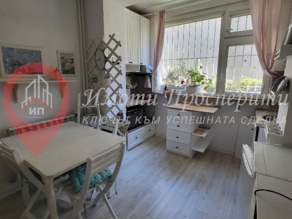 Тристаен апартамент в София, Център - 57 кв.м за 2755 €/кв.м - Снимка #1