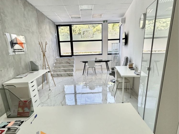 Офис в Варна, Операта - 43 кв.м за 2477 €/кв.м - Снимка #1