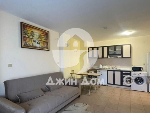 Двустаен апартамент в к.к. Слънчев бряг - 64 кв.м за 1204 €/кв.м - Снимка #1