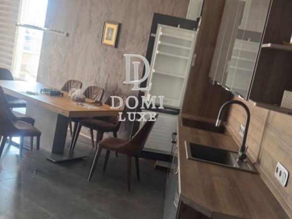 Тристаен апартамент в София, Света Троица - 154 кв.м за 2078 €/кв.м - Снимка #1