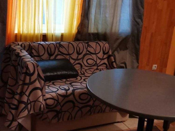 Дава се под наем Двустаен апартамент в Бургас, Славейков - 40 кв.м за 127.5 € - Снимка #1