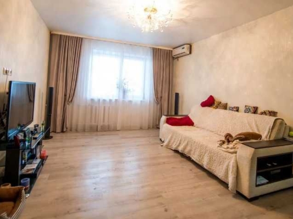 Дава се под наем Двустаен апартамент в Бургас, Зорница - 65 кв.м за 290.7 € - Снимка #1