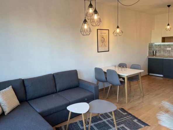 Дава се под наем Двустаен апартамент в Пловдив, Младежки Хълм - 62 кв.м за 525 € - Снимка #1