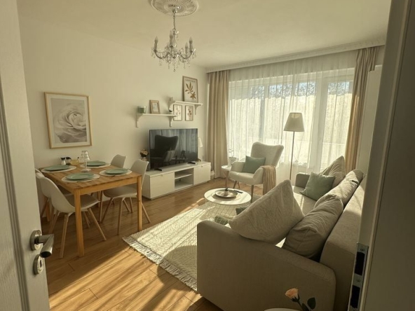 Дава се под наем Двустаен апартамент в Варна, Чайка - 65 кв.м за 797.64 € - Снимка #1