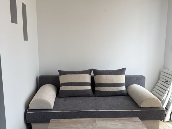 Дава се под наем Едностаен апартамент в Казанлък - 35 кв.м за 298.86 € - Снимка #1