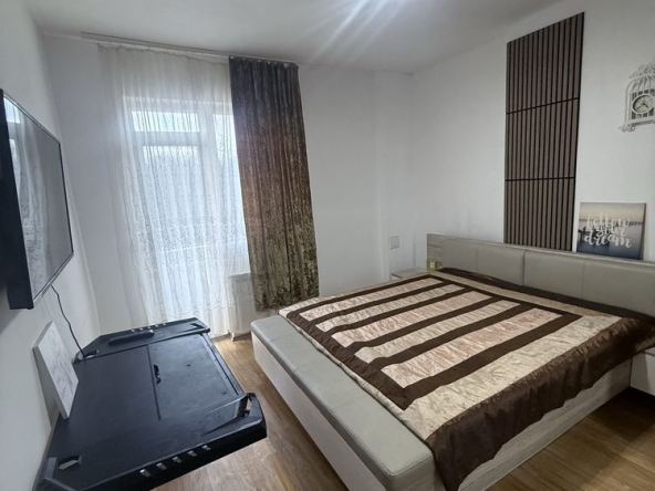 Дава се под наем Тристаен апартамент в София, Център - 89 кв.м за 797.64 € - Снимка #1