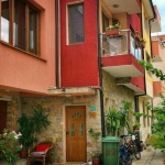 Дава се под наем Тристаен апартамент в Несебър - 90 кв.м за 6.63 € - Снимка #1