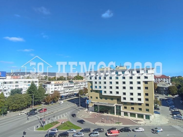 Двустаен апартамент в Варна, Бизнес хотел - 53 кв.м за 2906 €/кв.м - Снимка #1