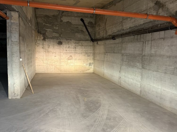 Дава се под наем Гараж / Паркомясто в Варна, м-т Боклук Тарла - 27 кв.м за 59.67 € - Снимка #1