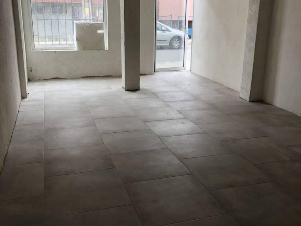 Дава се под наем Магазин в Бургас, Сарафово - 90 кв.м за 718.08 € - Снимка #1