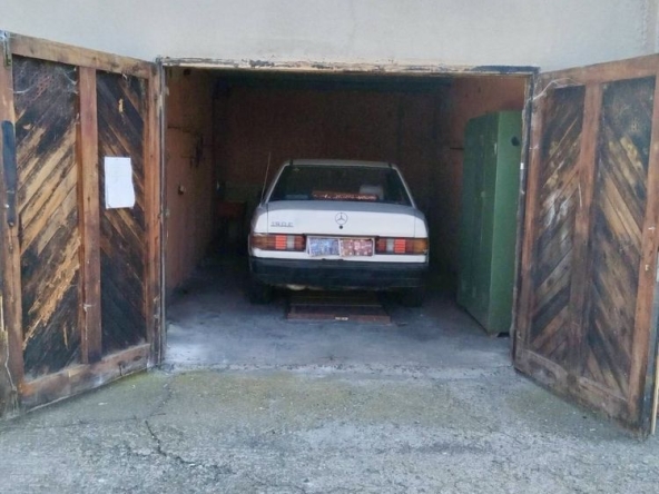 Гараж / Паркомясто в Казанлък - 26 кв.м за 491 €/кв.м - Снимка #1