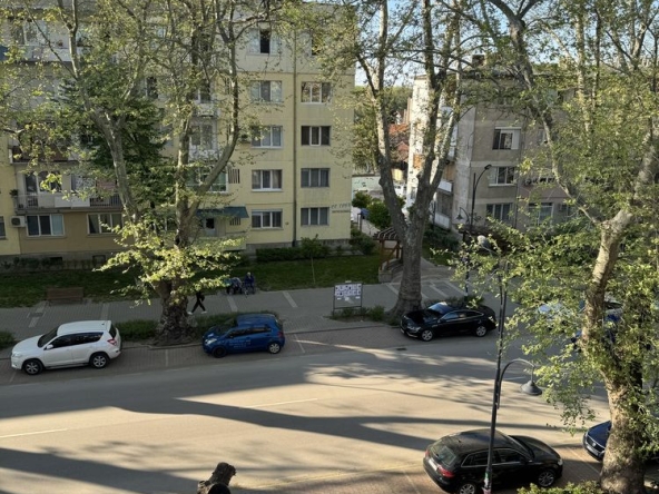 Четиристаен апартамент в Силистра, Митница - 120 кв.м за 421 €/кв.м - Снимка #1