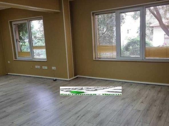 Дава се под наем Офис в Пловдив, Център - 60 кв.м за 398.82 € - Снимка #1