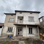 Къща в с. Писарово, Област Плевен - 220 кв.м за 37 €/кв.м - Снимка #1