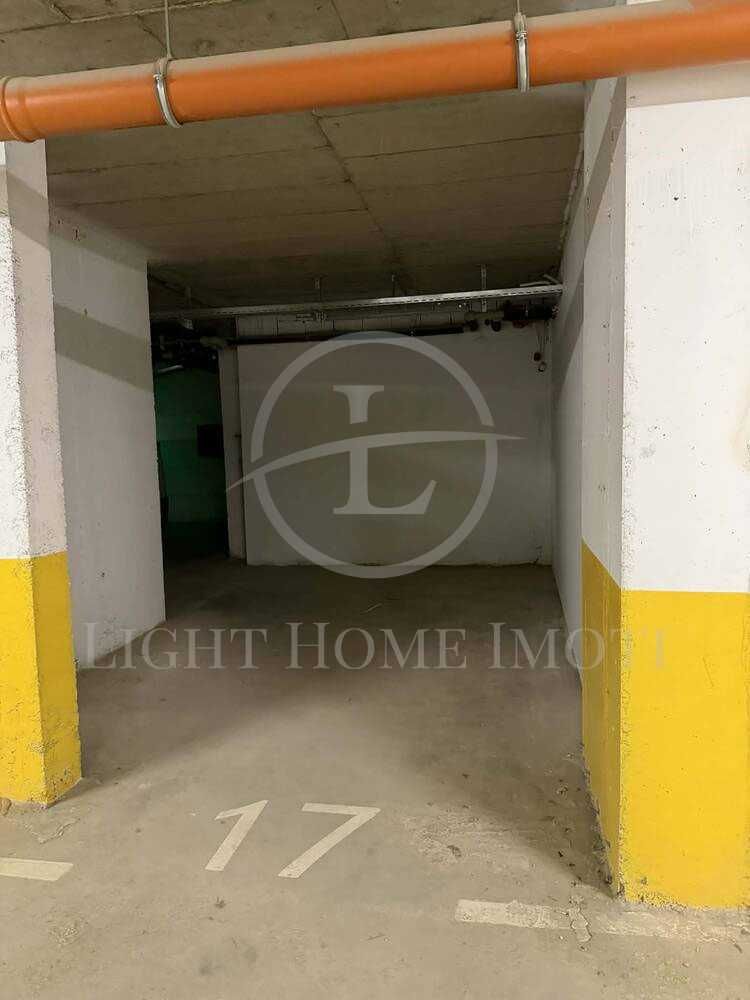 Гараж / Паркомясто в Пловдив, Гагарин - 19 кв.м за 504 €/кв.м - Снимка #1