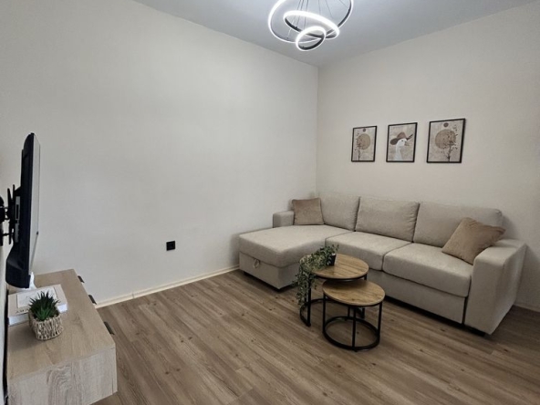 Дава се под наем Двустаен апартамент в Варна, Трошево - 53 кв.м за 498.27 € - Снимка #1