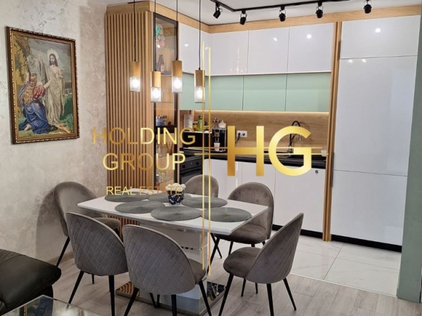Тристаен апартамент в Варна, Възраждане 1 - 109 кв.м за 2065 €/кв.м - Снимка #1