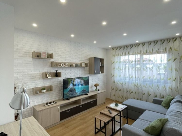 Двустаен апартамент в Банско - 89 кв.м за 630 €/кв.м - Снимка #1