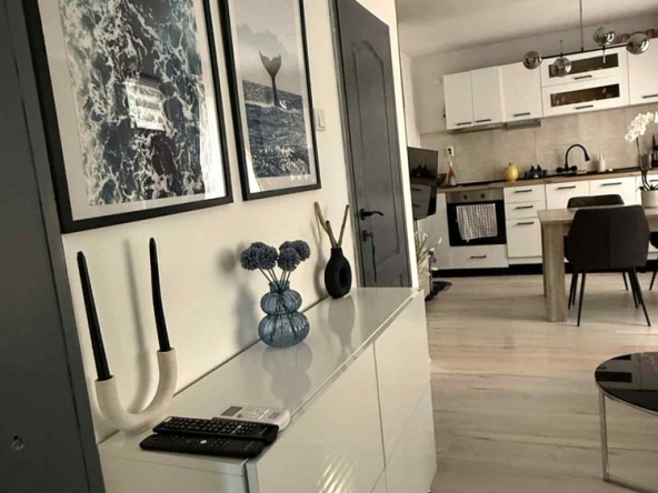 Дава се под наем Двустаен апартамент в Царево - 65 кв.м за 1785 € - Снимка #1
