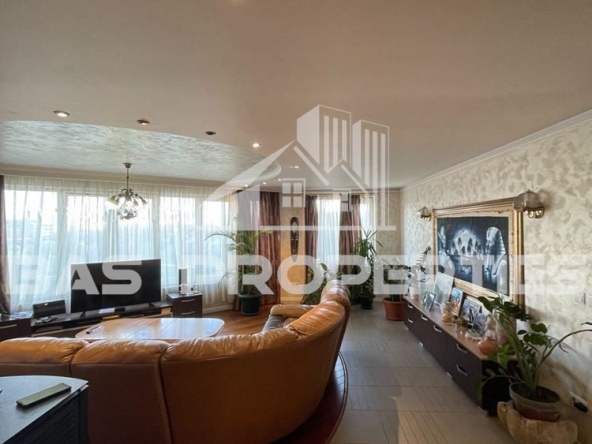 Тристаен апартамент в София, Студентски град - 145 кв.м за 880 €/кв.м - Снимка #1